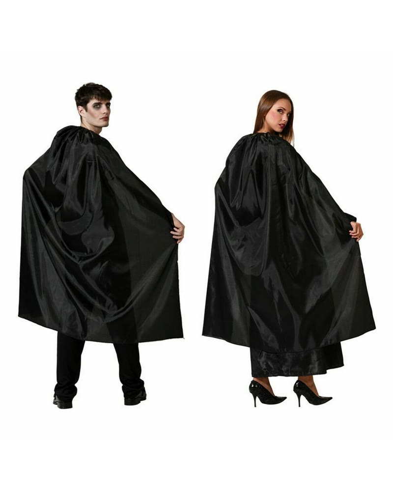 Cape de vampire noire satinée de 130 cm portée par un homme et une femme